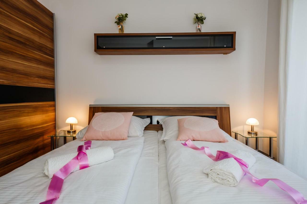 Apartman Lucija คาชเตลา ภายนอก รูปภาพ