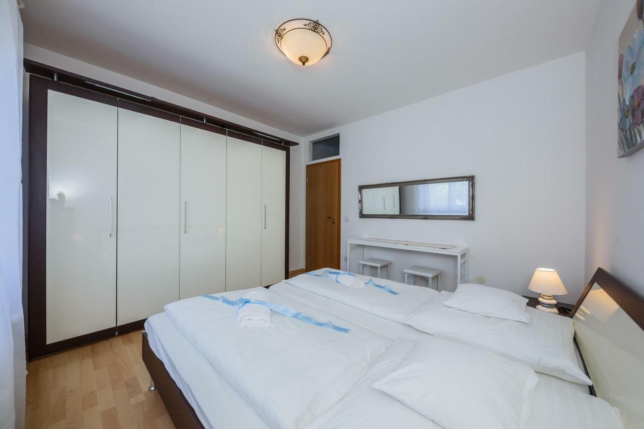 Apartman Lucija คาชเตลา ภายนอก รูปภาพ